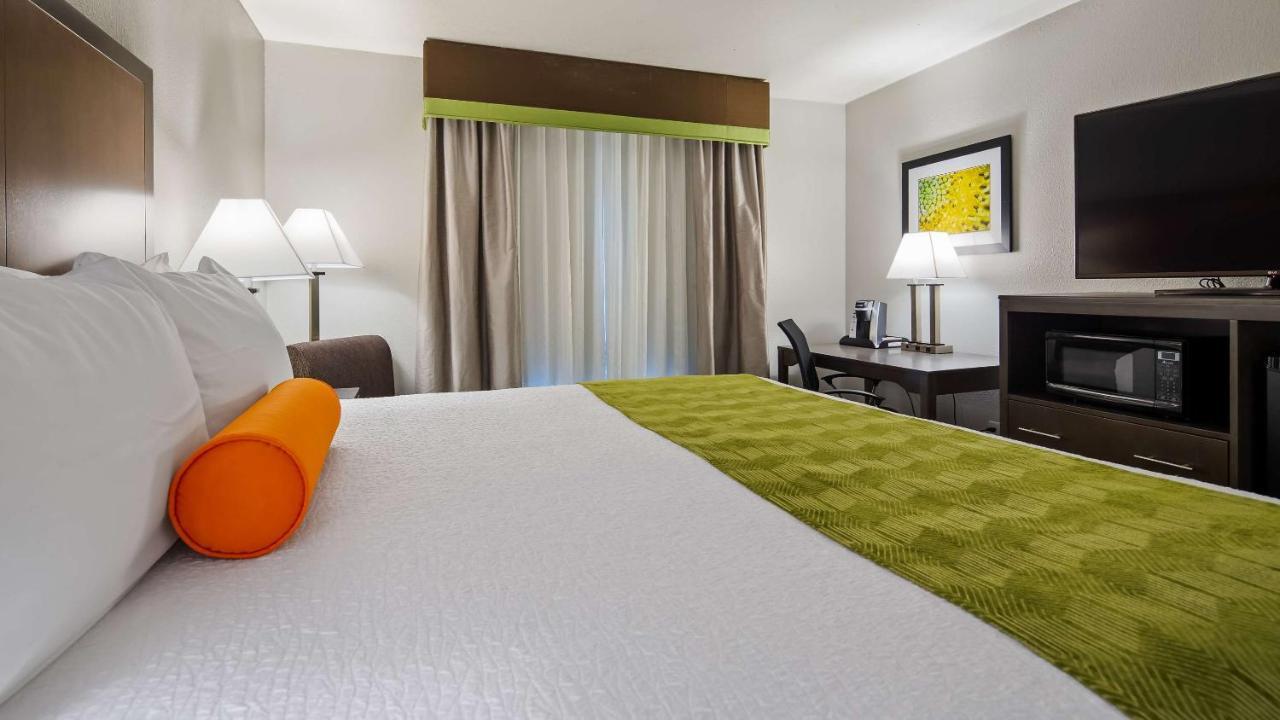 เบสต์ เวสเทิร์น พลัส ลิเบอรัล โฮเต็ล แอนด์ สวีท Hotel ภายนอก รูปภาพ