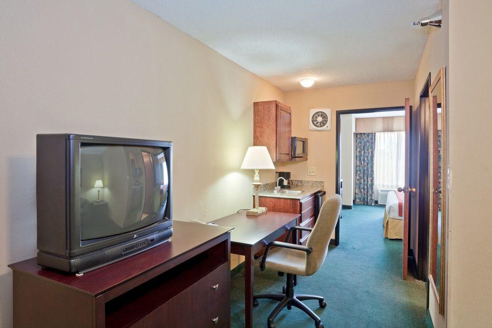 เบสต์ เวสเทิร์น พลัส ลิเบอรัล โฮเต็ล แอนด์ สวีท Hotel ภายนอก รูปภาพ