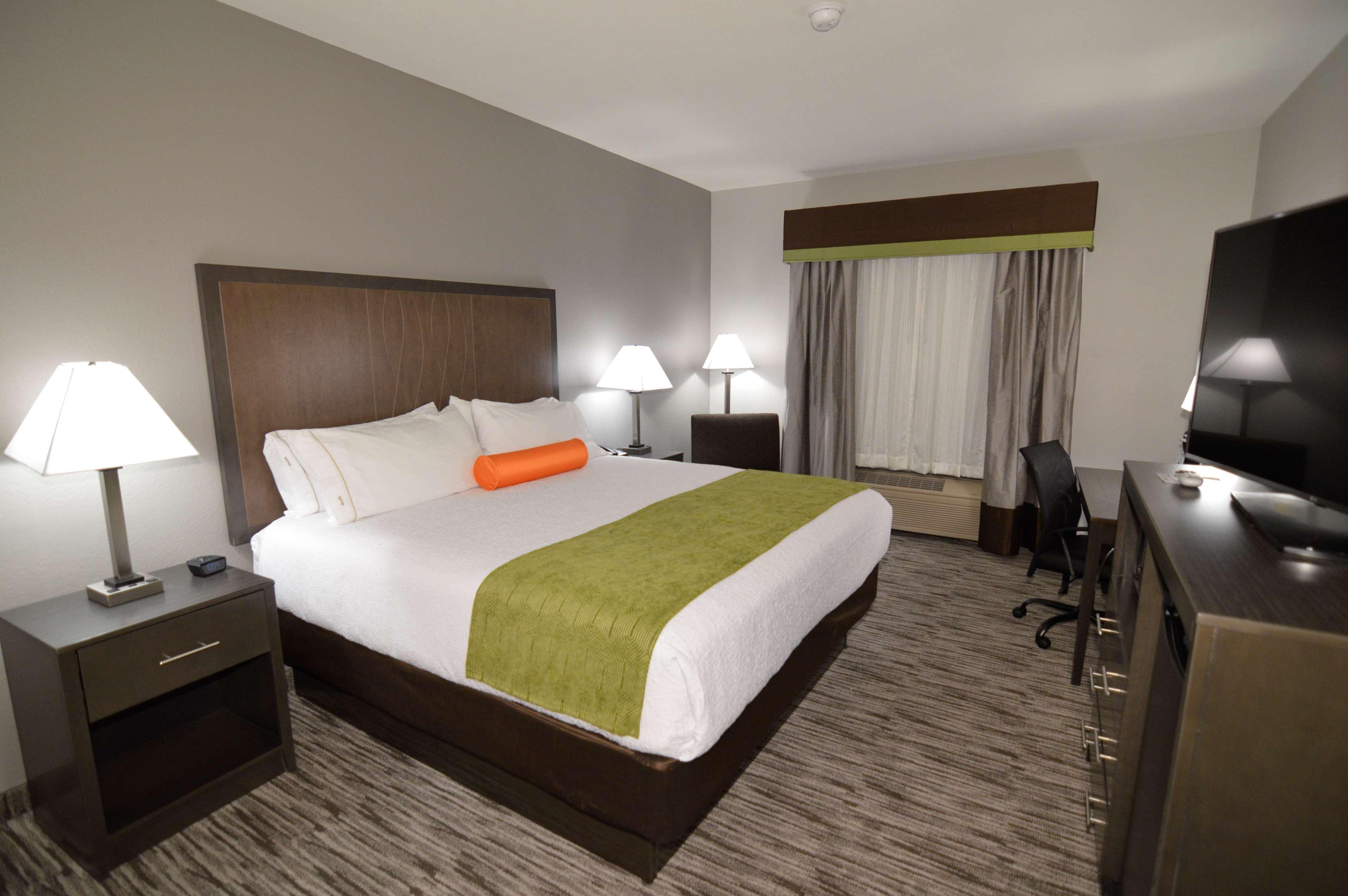 เบสต์ เวสเทิร์น พลัส ลิเบอรัล โฮเต็ล แอนด์ สวีท Hotel ภายนอก รูปภาพ