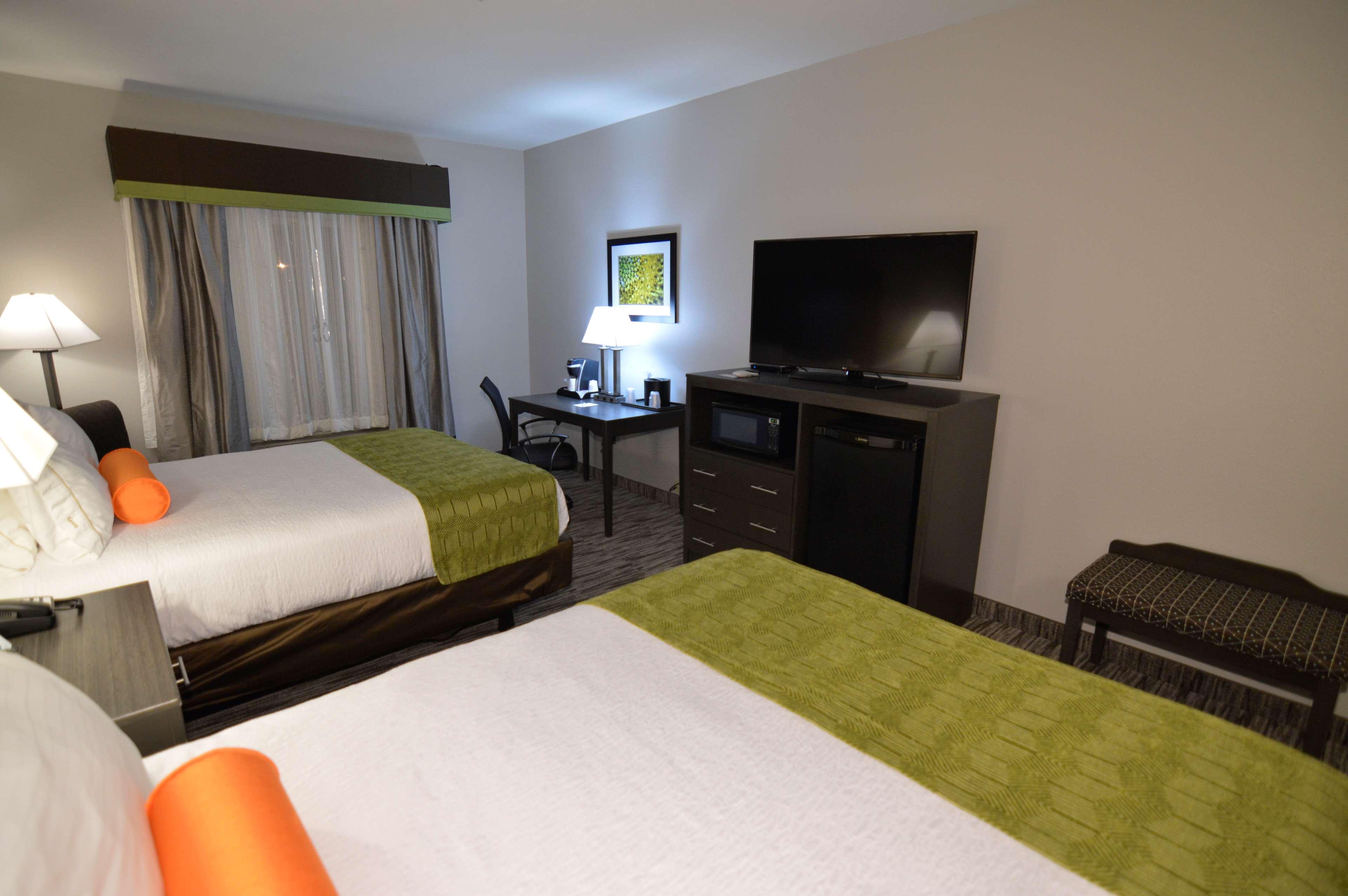 เบสต์ เวสเทิร์น พลัส ลิเบอรัล โฮเต็ล แอนด์ สวีท Hotel ภายนอก รูปภาพ