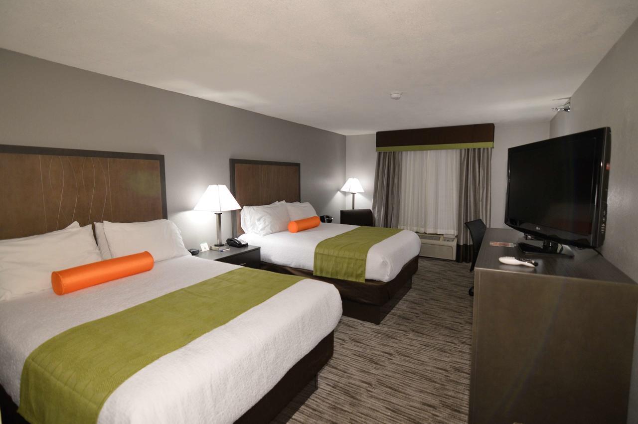 เบสต์ เวสเทิร์น พลัส ลิเบอรัล โฮเต็ล แอนด์ สวีท Hotel ภายนอก รูปภาพ
